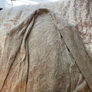 Long gray sleeve sweater